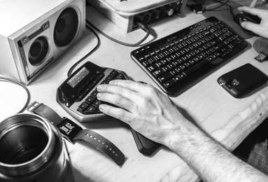 LCK：龙坑围攻大获全胜，GEN先后1换4大胜T1