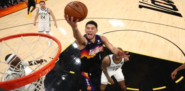 九游-总决赛空砍群群主！拼尽全力的布克急需队友支援